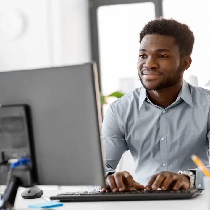 A student learning online